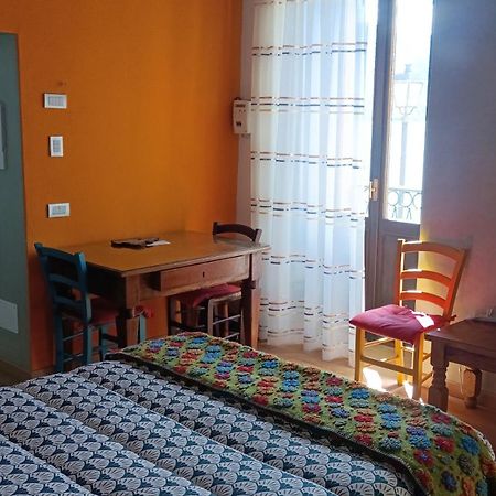 Namaste Apartment Fiumelatte Варенна Экстерьер фото